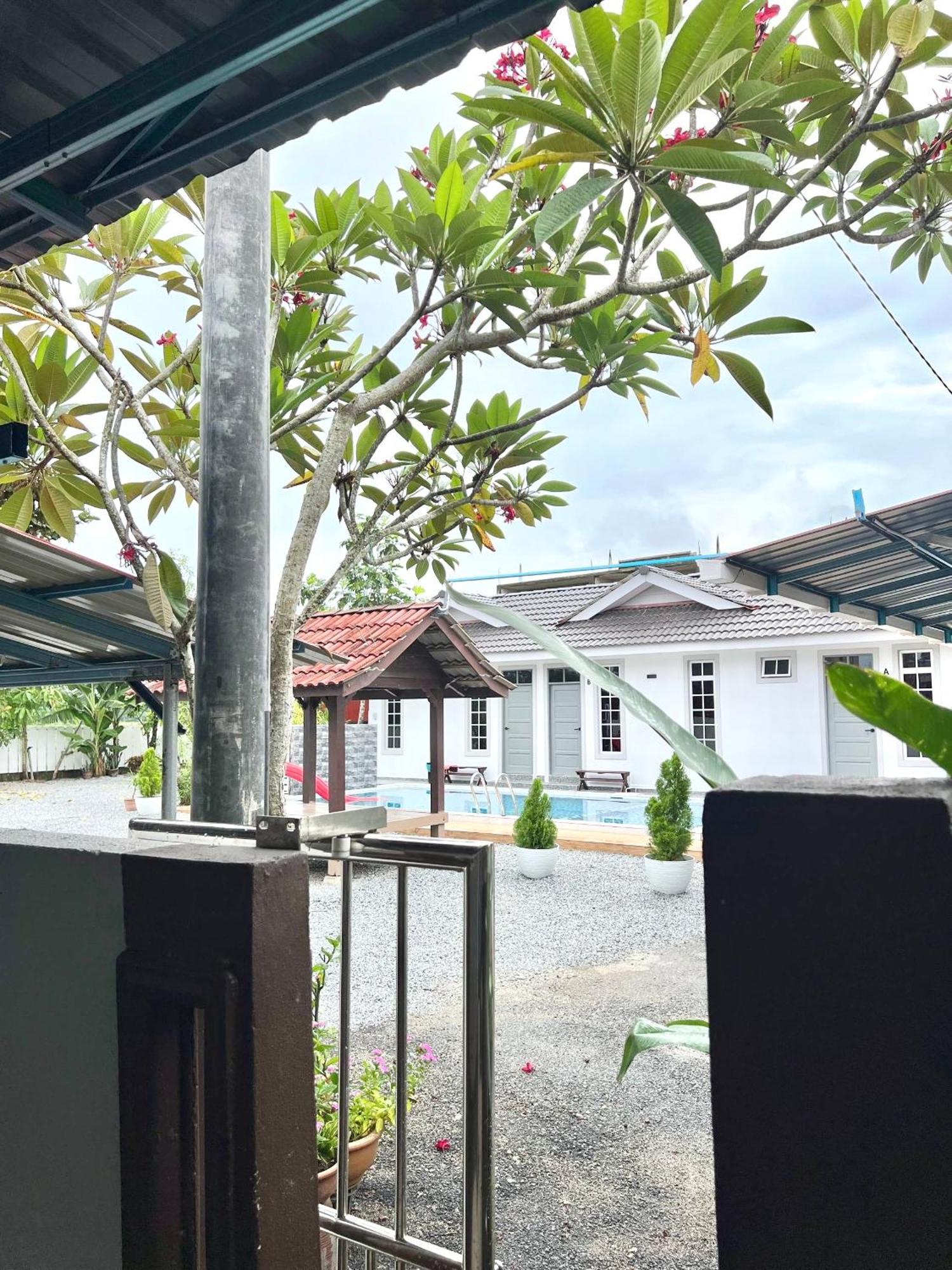 Teratai Homestay 3 Batu Buruk Κουάλα Τερενγκάνου Εξωτερικό φωτογραφία